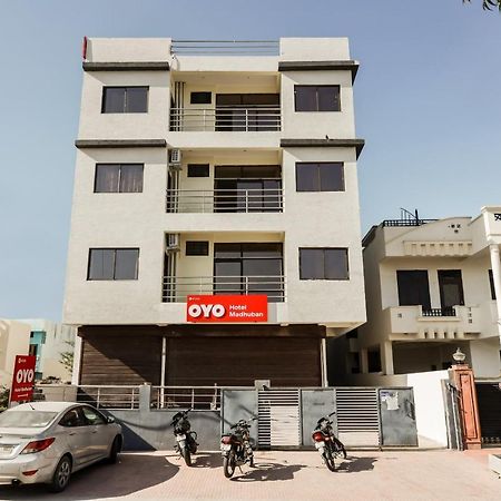 Oyo 67335 Hotel Madhuban Ádzsmir Kültér fotó
