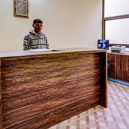 Oyo 67335 Hotel Madhuban Ádzsmir Kültér fotó