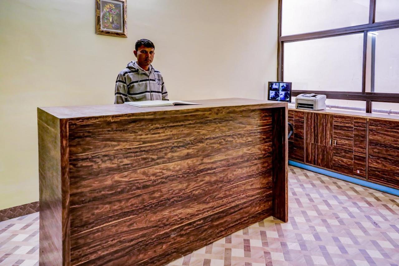 Oyo 67335 Hotel Madhuban Ádzsmir Kültér fotó