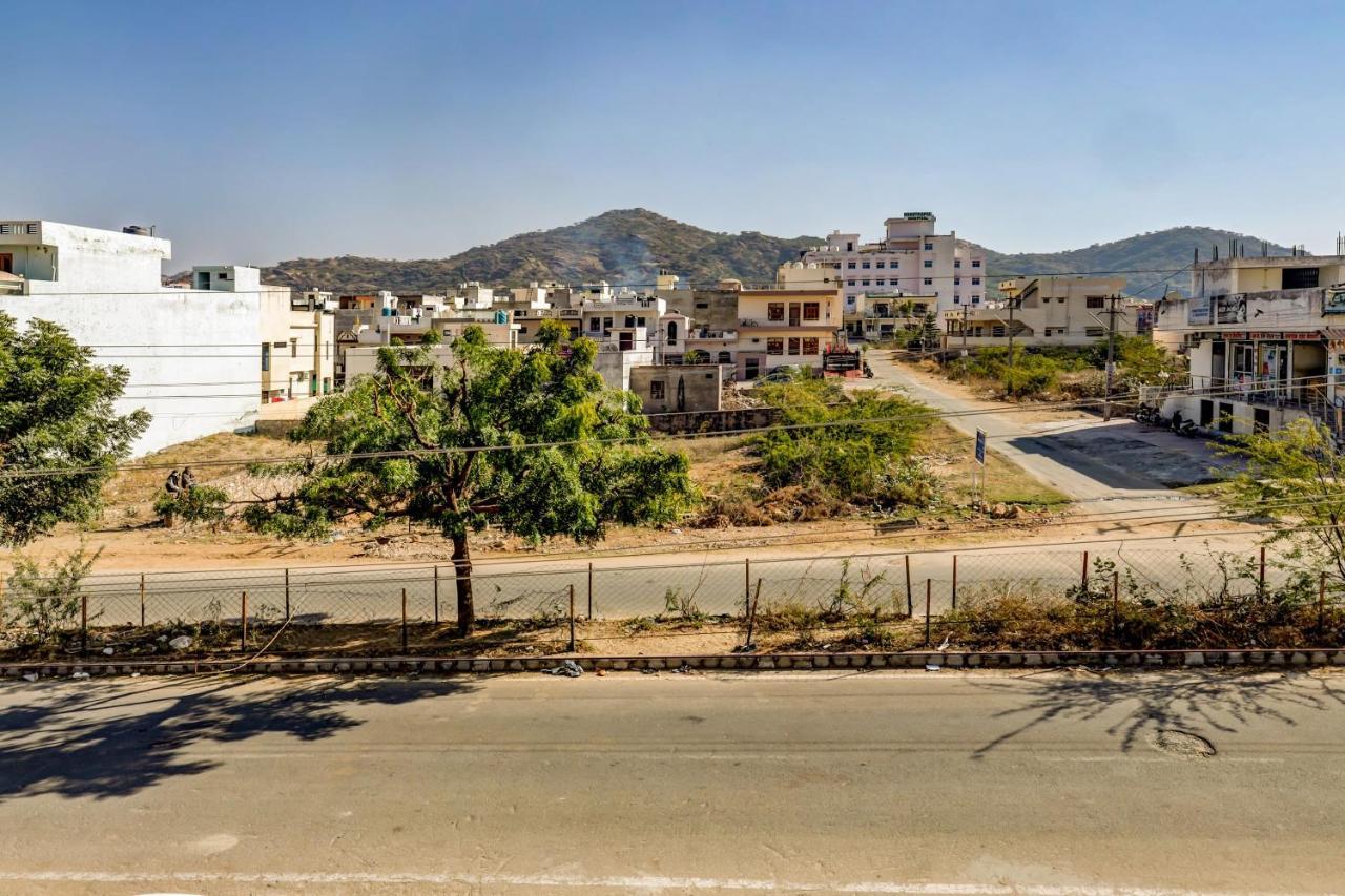 Oyo 67335 Hotel Madhuban Ádzsmir Kültér fotó